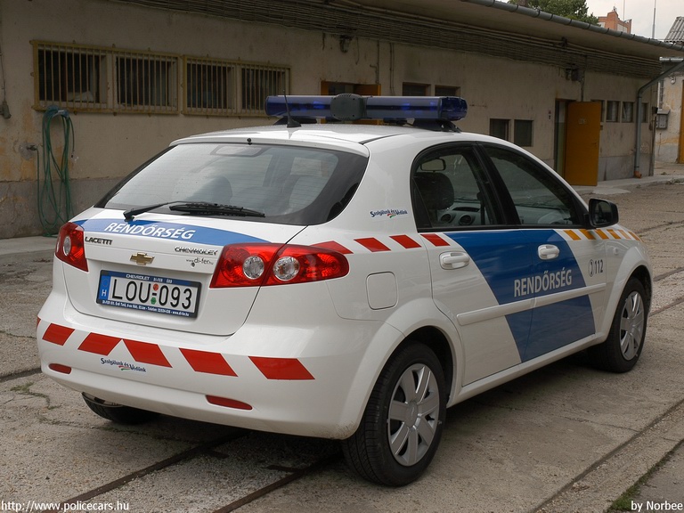 Chevrolet Lacetti, fotó: Norbee
Keywords: rendőr rendőrautó rendőrség magyar Magyarország LOU-093 Hungary hungarian police policecar