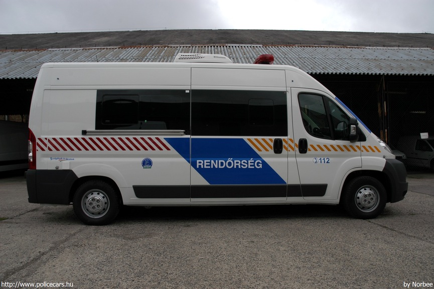 Citroen Jumper, fotó: Norbee
Keywords: rendőrség rendőr rendőrautó magyar Magyarország MCG-104 hungarian Hungary police policecar