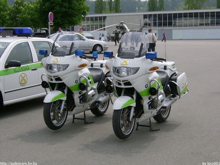BMW, fotó: loco001
Keywords: rendőr rendőrmotor rendőrség cseh csehország katonai rendészet