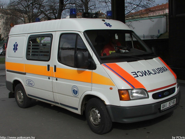 Ford Transit, fotó: PChris
Keywords: mentő mentőautó cseh csehország