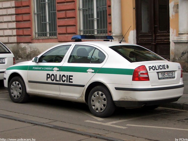 Skoda Octavia II, fotó: PChris
Keywords: rendőr rendőrautó rendőrség cseh csehország