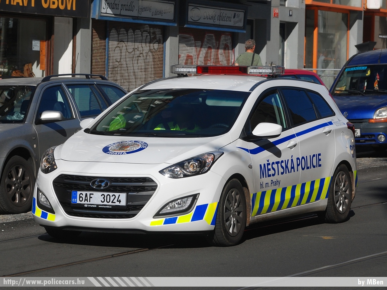 Hyundai i30, fotó: MBen
Keywords: rendőr cseh Csehország rendőrautó rendőrség police policecar Czech