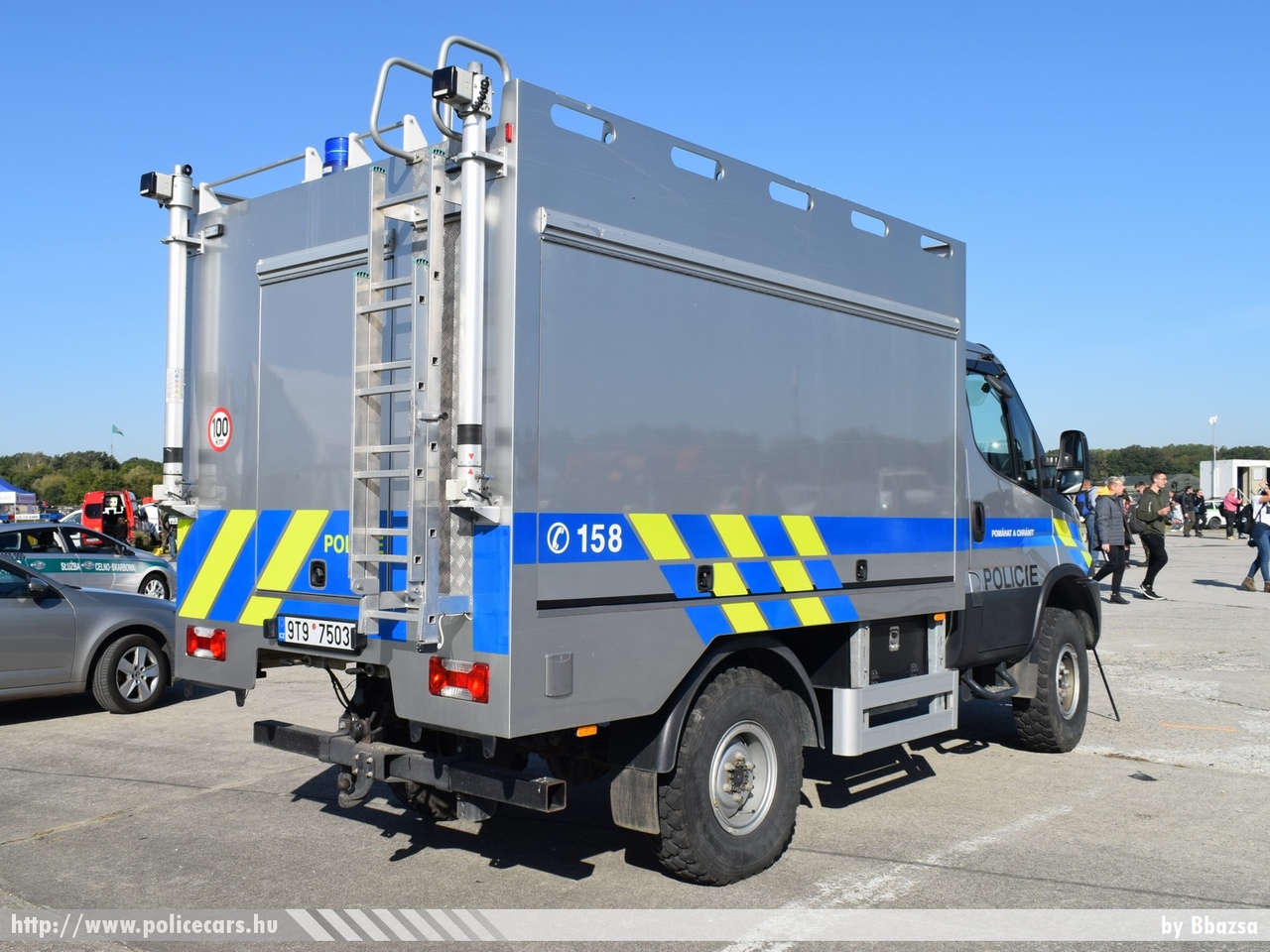 Iveco Daily 4x4, fotó: Bbazsa
Keywords: rendőr cseh Csehország rendőrautó rendőrség police policecar Czech