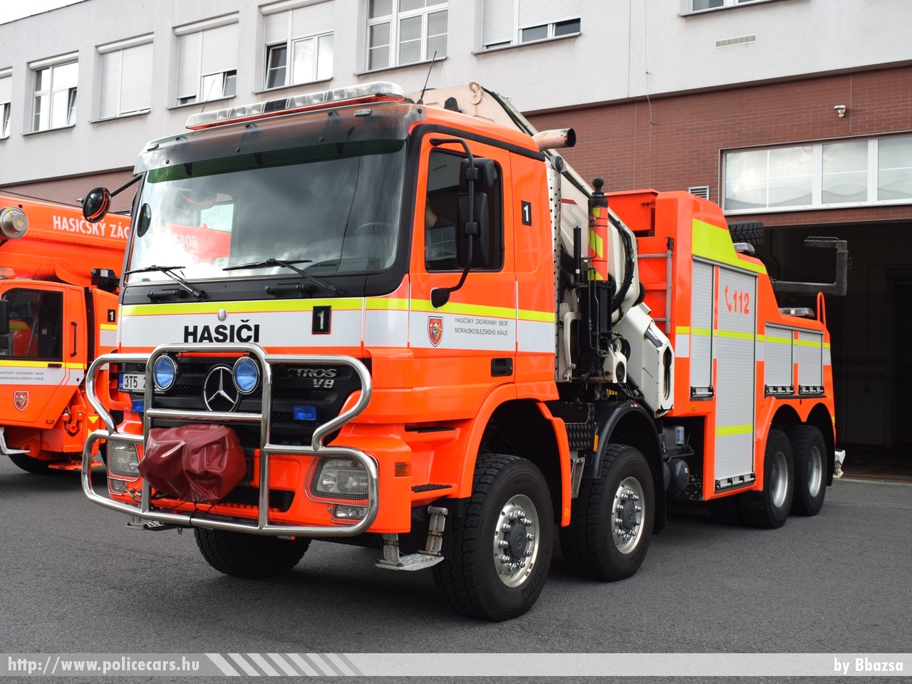 Mercedes- Benz Actros V8, Ostrava, fotó: Bbazsa
Keywords: Czech cseh Csehország tûzoltó tûzoltóautó fire firetruck