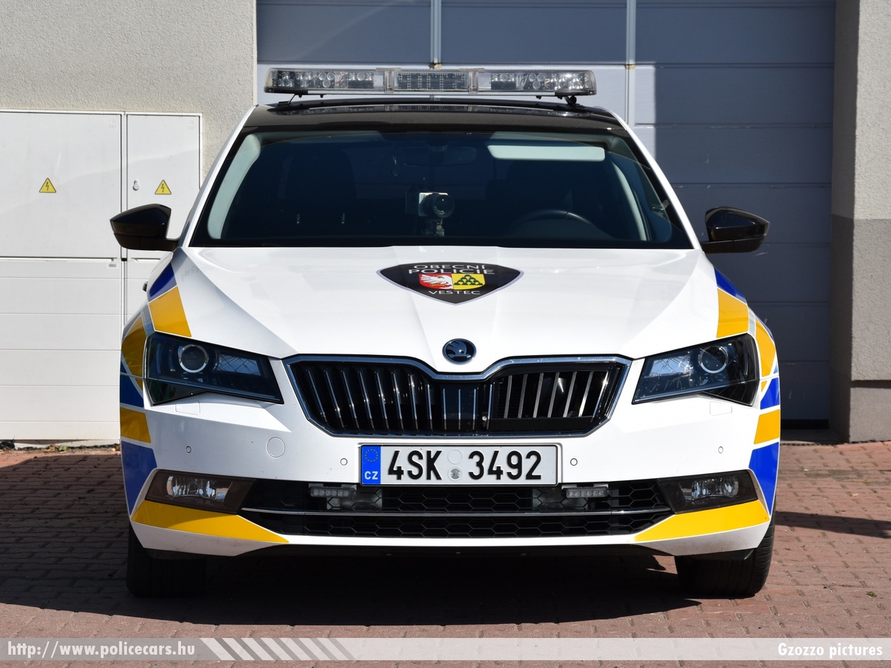 Skoda Superb III, Vestec Obecni Policie (Községi Rendõrség Vestec), fotó: Gzozzo pictures
Keywords: Czech cseh Csehország rendőr rendőrség rendőrautó police policecar