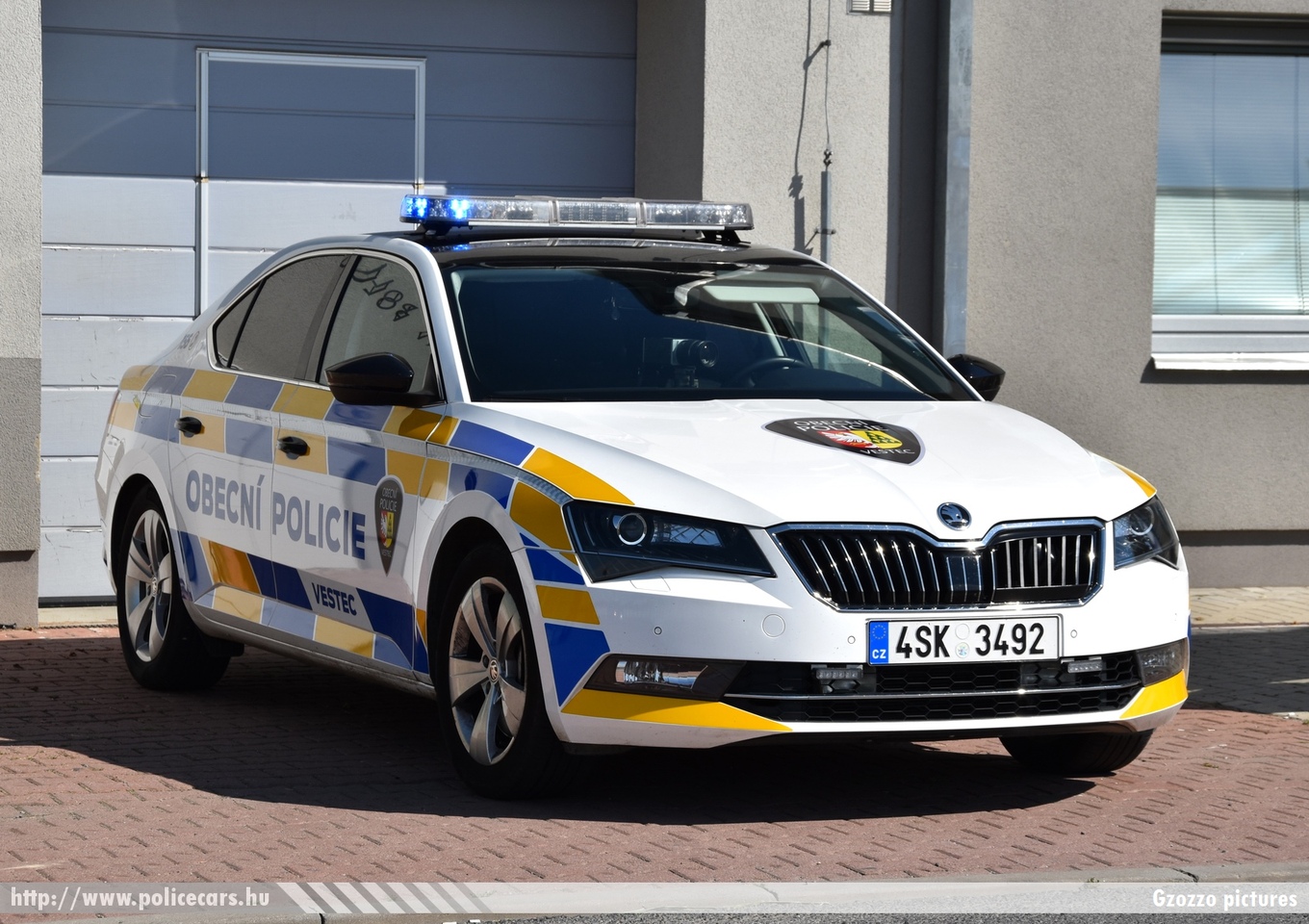 Skoda Superb III, Vestec Obecni Policie (Községi Rendõrség Vestec), fotó: Gzozzo pictures
Keywords: Czech cseh Csehország rendőr rendőrség rendőrautó police policecar