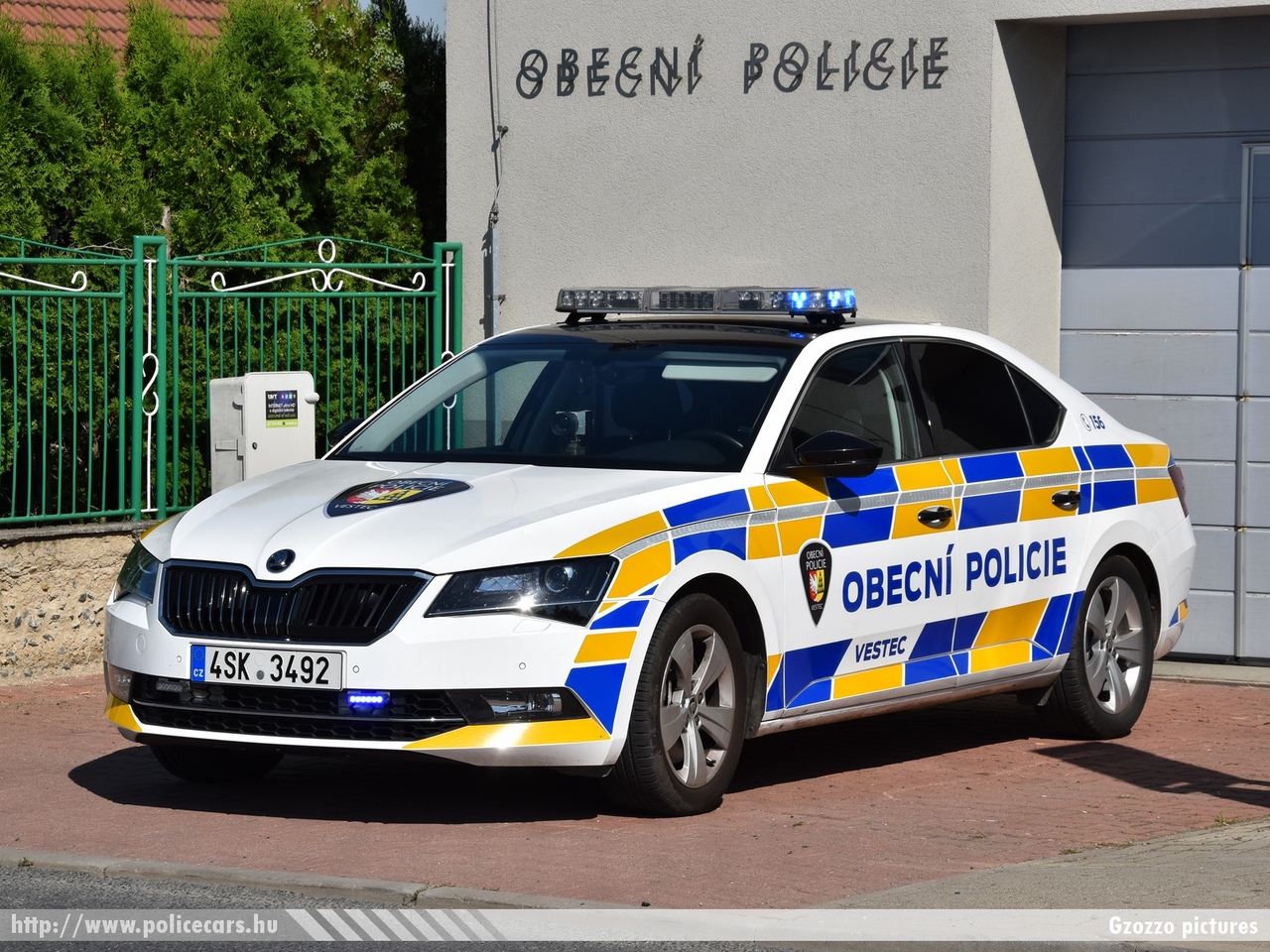 Skoda Superb III, Vestec Obecni Policie (Községi Rendõrség Vestec), fotó: Gzozzo pictures
Keywords: Czech cseh Csehország rendőr rendőrség rendőrautó police policecar