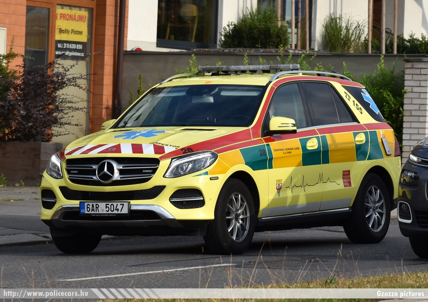Mercedes ML, Prága, fotó: Gzozzo pictures
Keywords: cseh Csehország czech ambulance mentő mentőautó