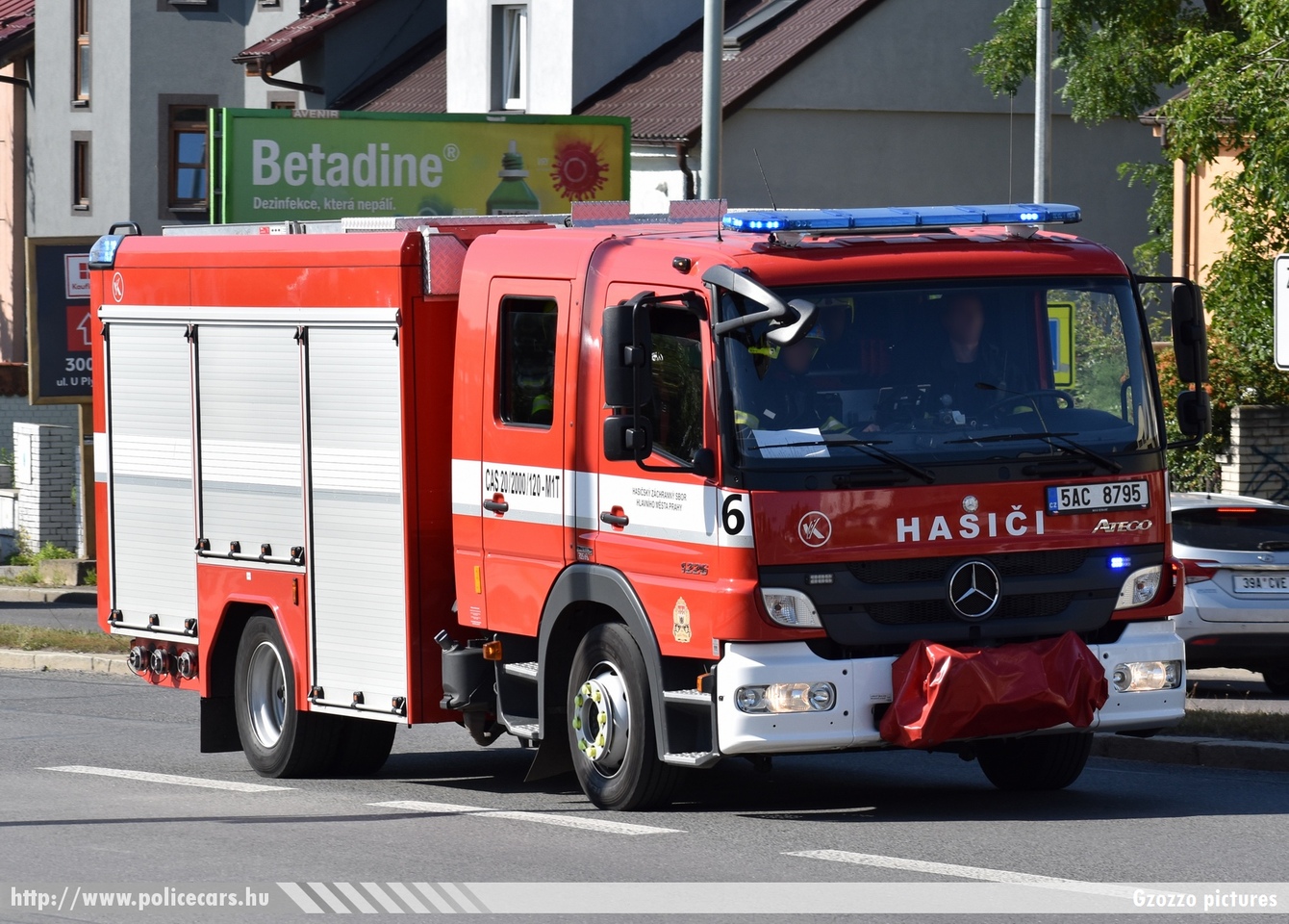 Mercedes Atego, Prága, fotó: Gzozzo pictures
Keywords: cseh Csehorzság czech fire firetruck tûzoltó tûzoltóautó tûzoltóság