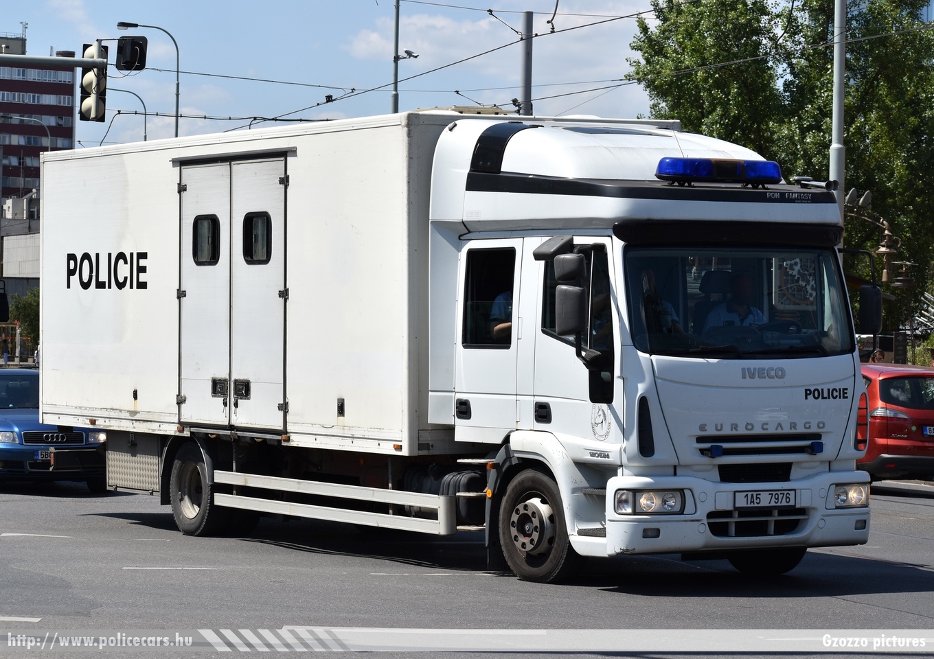 Iveco EuroCargo, Prága, fotó: Gzozzo pictures
Keywords: cseh Csehország czech police policecar rendőrautó rendőr