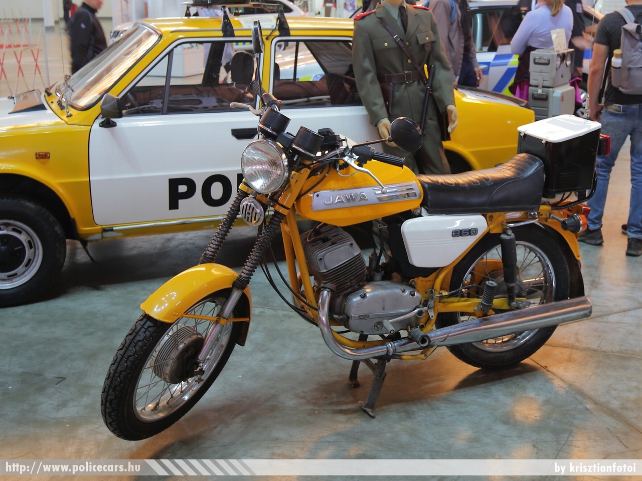 Jawa 350, fotó: krisztianfotoi
Keywords: cseh Csehország czech police policebike rendőrmotor rendőr policemotorcycle