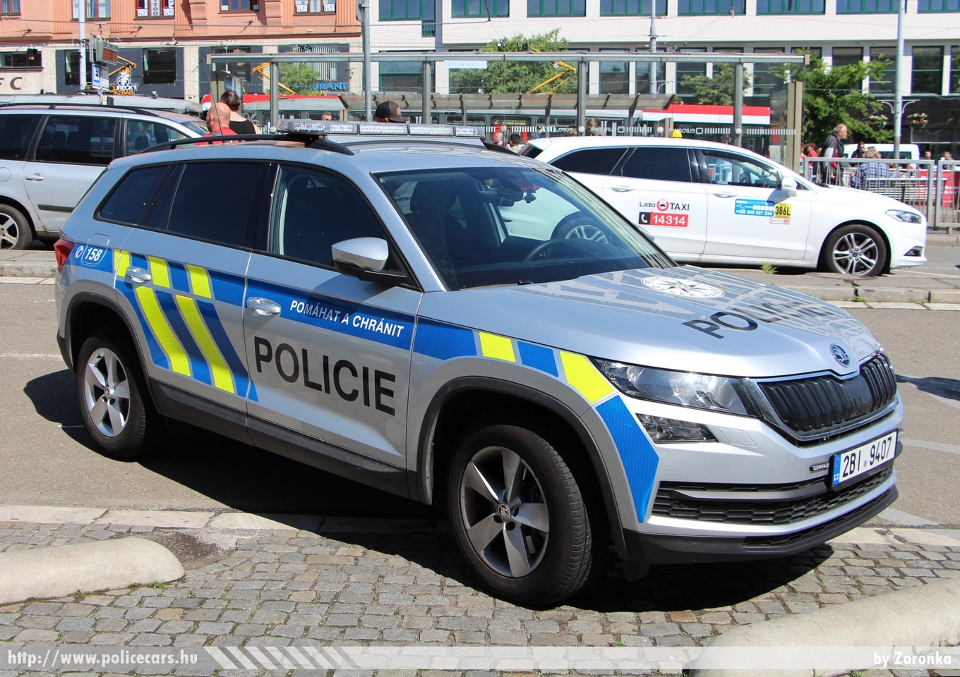 Skoda Kodiaq, fotó: Zaronka
Keywords: cseh Csehország czech police policecar rendőrautó rendőr