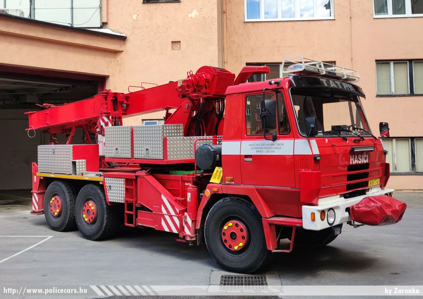 Tatra 815 VYA 14/18-S3, Brno, fotó: Zaronka
Keywords: cseh Csehország czech fire firetruck tûzoltó tûzoltóautó tûzoltóság