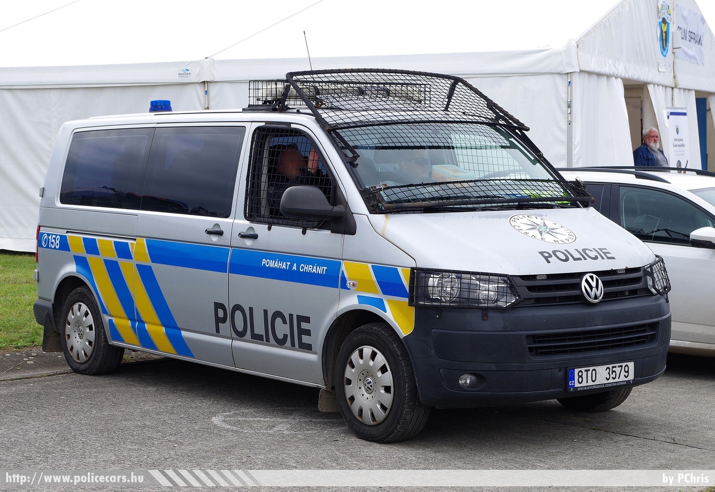 Volkswagen Transporter T6, fotó: PChris
Keywords: cseh Csehország czech police policecar rendőrautó rendőr