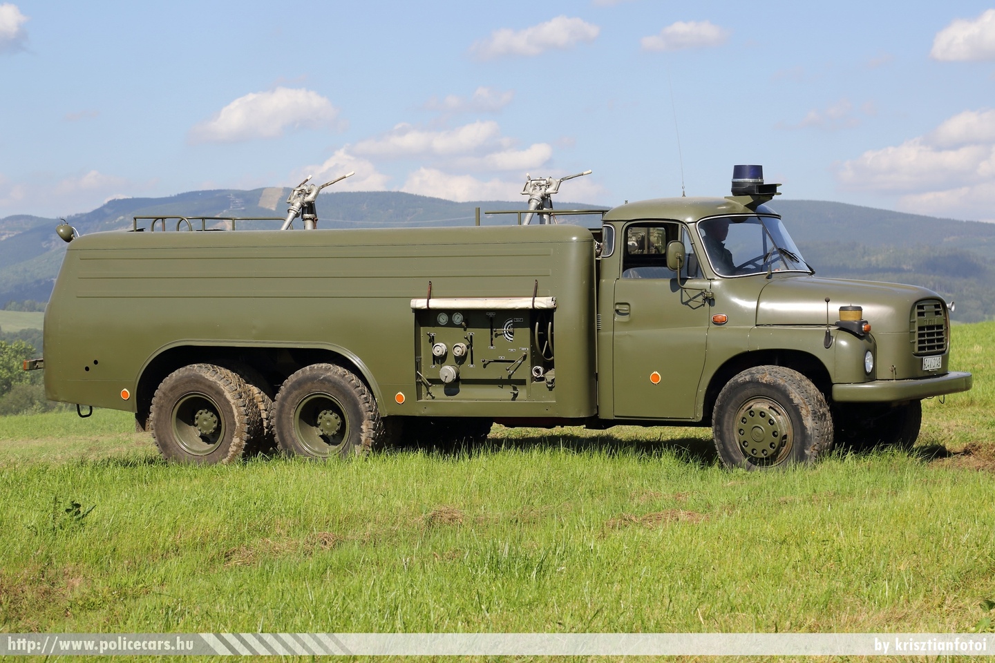Tatra 148 CAS 32, fotó: krisztianfotoi
Keywords: cseh Csehország czech fire firetruck tűzoltó tűzoltóautó tűzoltóság military katonai