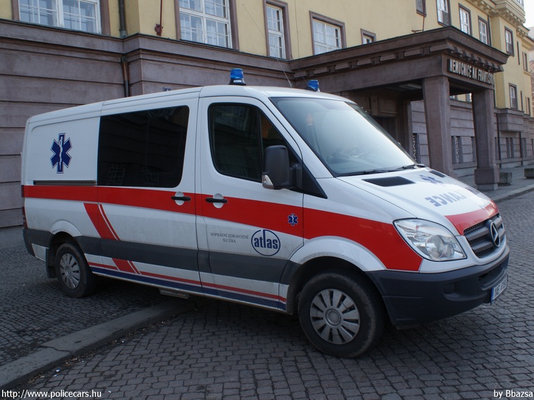 Mercedes-Benz Sprinter II, fotó: Bbazsa
Keywords: mentő mentőautó Csehország cseh