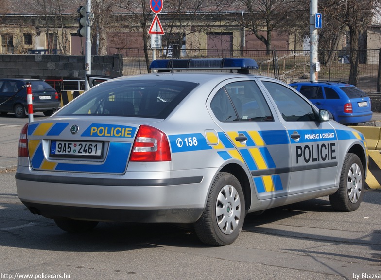 Skoda Octavia II, fotó: Bbazsa
Keywords: rendőr rendőrautó rendőrség cseh Csehország