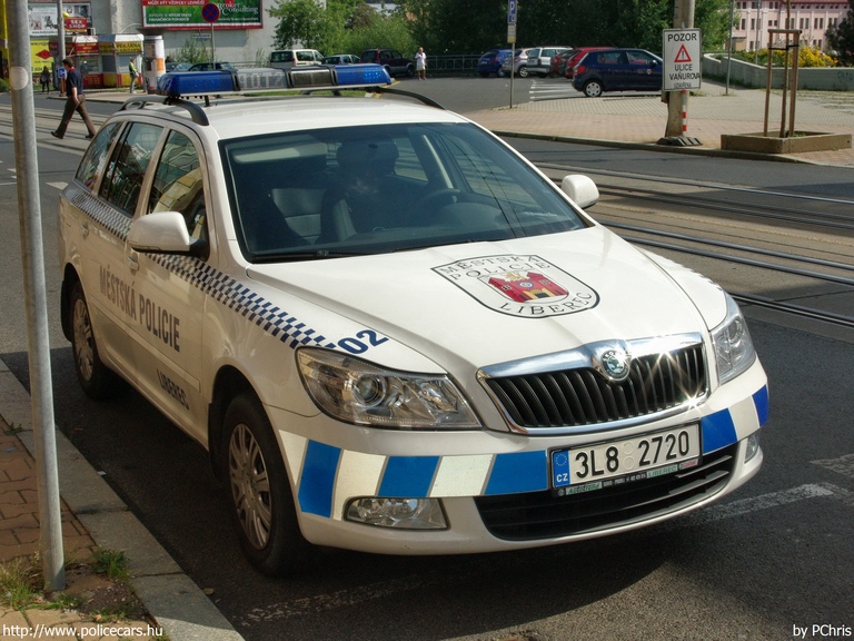 Skoda Octavia II, Liberec, fotó: PChris
Keywords: cseh Csehország rendőr rendőrautó rendőrség