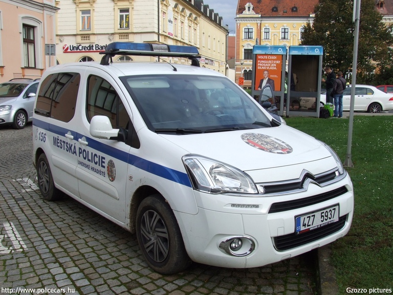 Citroen Berlingo, fotó: Gzozzo pictures
Keywords: cseh Csehország rendőr rendőrautó rendőrség