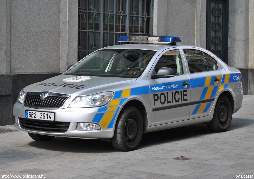 Skoda Octavia, fotó: Bbazsa
Keywords: cseh rendőr Csehország rendőrautó rendőrség