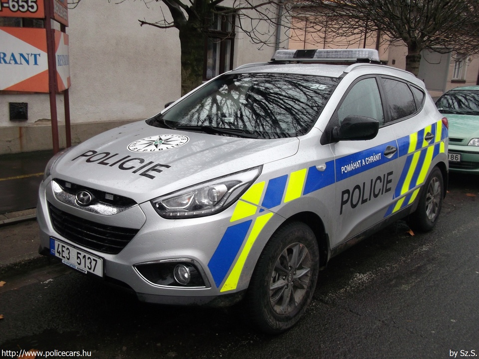 Hyundai ix35 2.0 GDI, fotó: Sz.S.
Keywords: cseh Csehország rendőr rendőrautó rendőrség czech police policecar