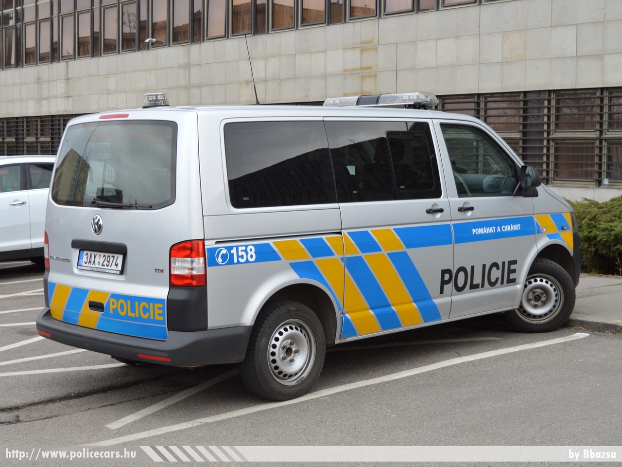 Volkswagen Transporter T5, fotó: Bbazsa
Keywords: rendőr cseh Csehország rendőrautó rendőrség