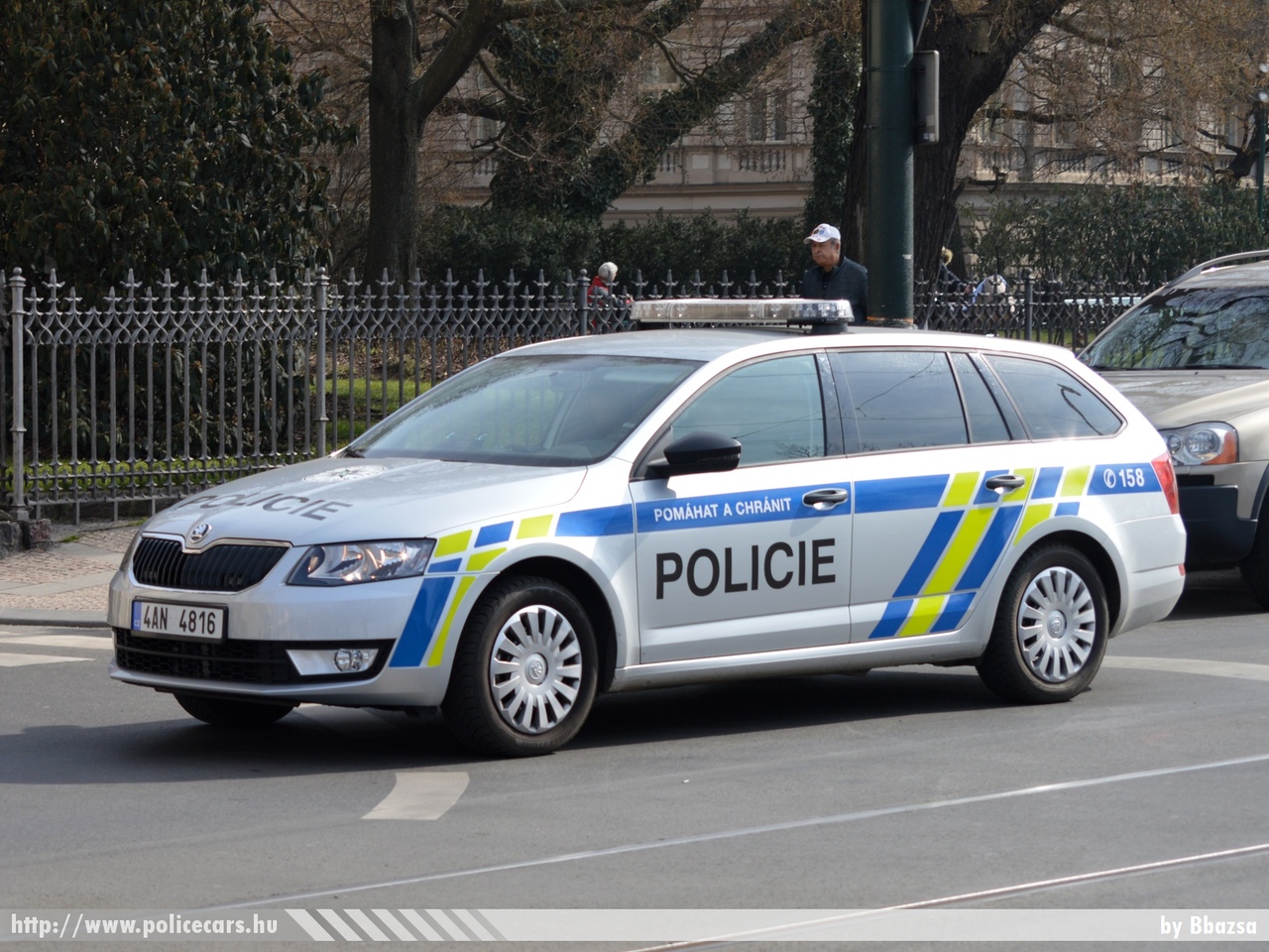 Skoda Octavia III, fotó: Bbazsa
Keywords: cseh rendőr Csehország rendőrautó rendőrség