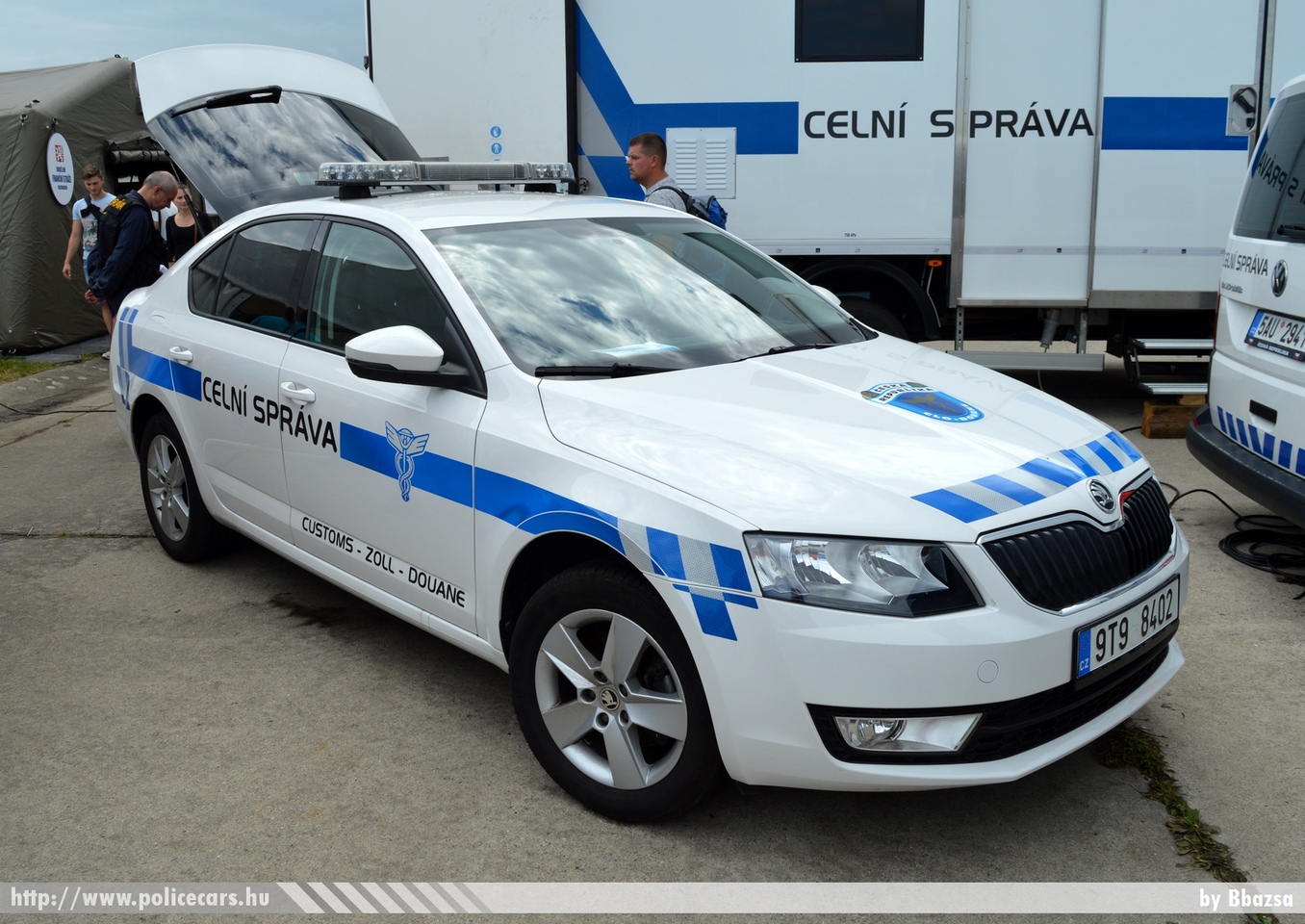 Skoda Octavia III, fotó: Bbazsa
Keywords: vám cseh Csehország Czech customs