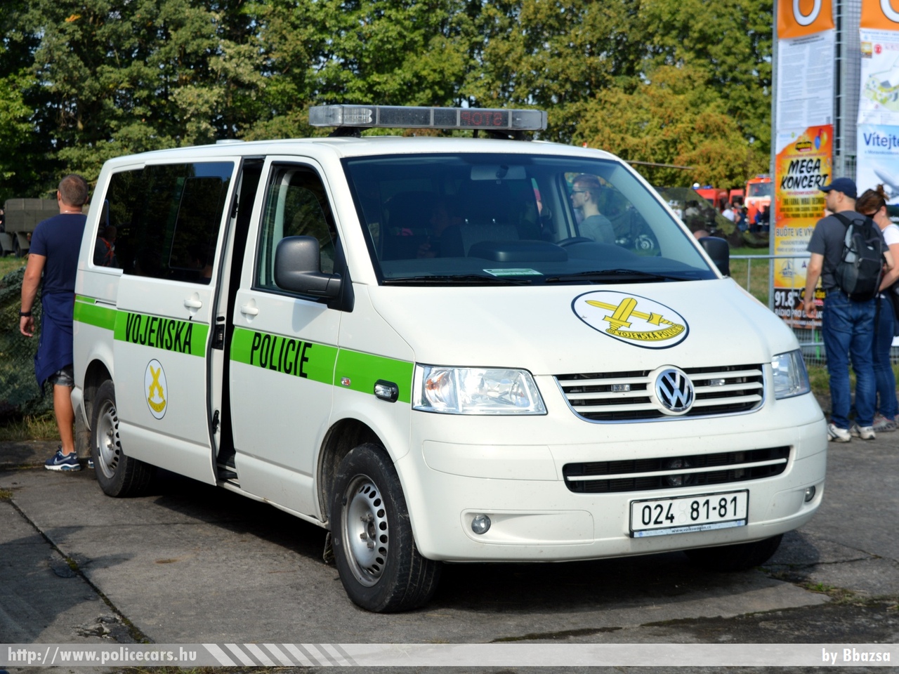 Volkswagen Transporter T5, fotó: Bbazsa
Keywords: rendőr cseh Csehország rendőrautó rendőrség police policecar Czech military katonai