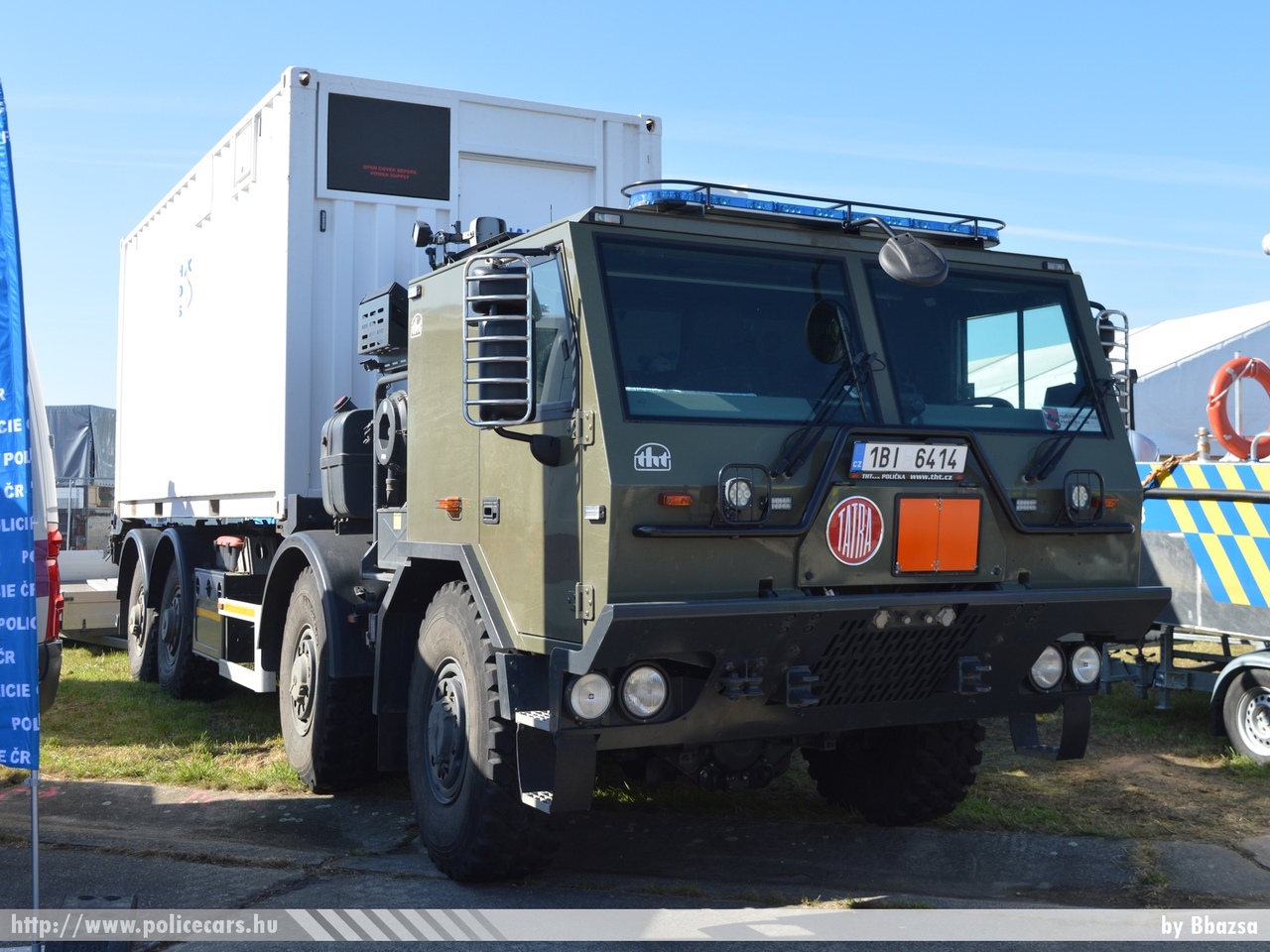 Tatra, fotó: Bbazsa
Keywords: rendőr cseh Csehország rendőrautó rendőrség police policecar Czech