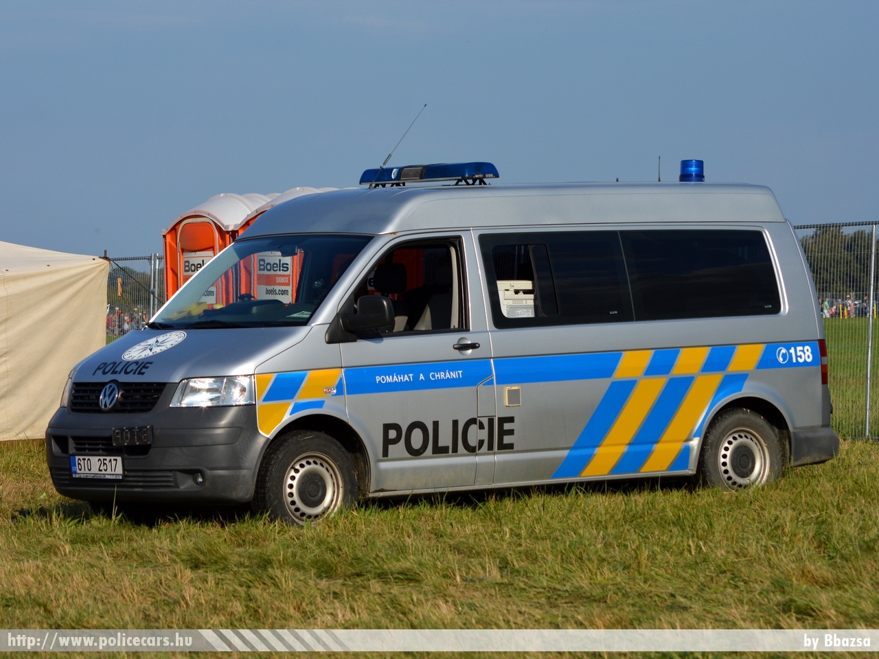 Volkswagen Transporter T5, fotó: Bbazsa
Keywords: rendőr cseh Csehország rendőrautó rendőrség police policecar Czech
