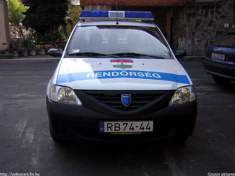 Dacia Logan, fotó: Gzozzo pictures
Keywords: magyar magyarország rendőr rendőrautó rendőrség RB74-44