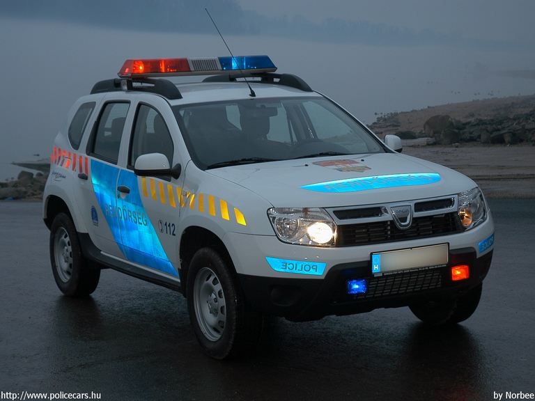Dacia Duster, fotó: Norbee
Keywords: magyar magyarország rendőr rendőrautó rendőrség