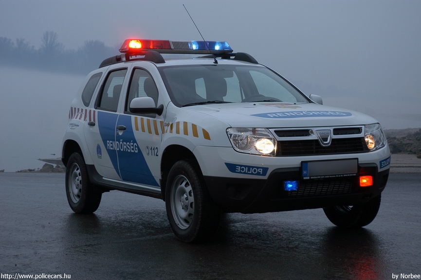 Dacia Duster, fotó: Norbee
Keywords: magyar magyarország rendőr rendőrautó rendőrség