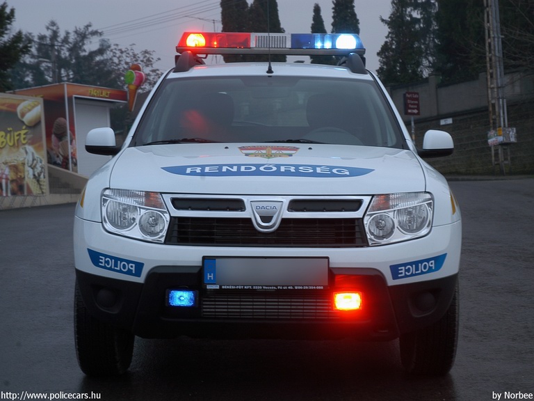 Dacia Duster, fotó: Norbee
Keywords: magyar magyarország rendőr rendőrautó rendőrség