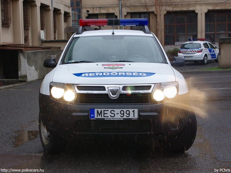 Dacia Duster, fotó: PChris
Keywords: rendőr rendőrautó rendőrség magyar Magyarország MES-991