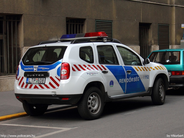 Dacia Duster, fotó: HNorbert
Keywords: rendőr rendőrautó rendőrség magyar Magyarország LTP-608