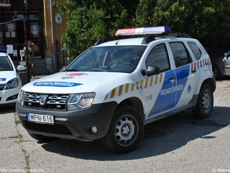 Dacia Duster, fotó: Bbazsa
Keywords: rendőr rendőrautó rendőrség magyar Magyarország MPN-616