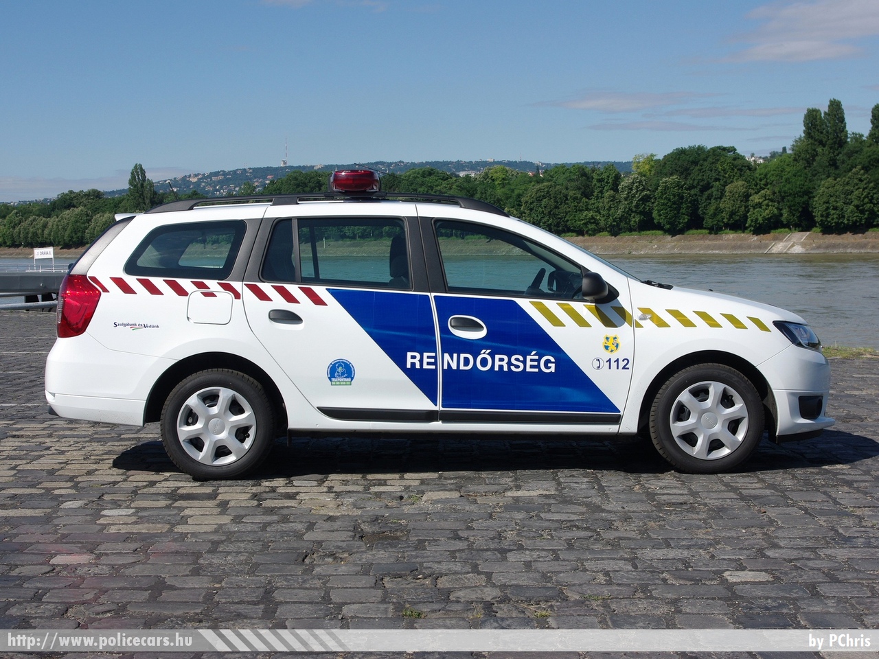 Dacia Logan MCV, fotó: PChris
Keywords: magyar Magyarország rendőr rendőrautó rendőrség NRX-050 Hungary hungarian police policecar