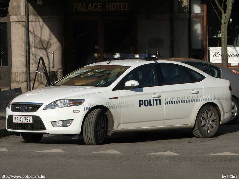 Ford Mondeo, fotó: PChris
Keywords: rendőr rendőrautó rendőrség dán Dánia