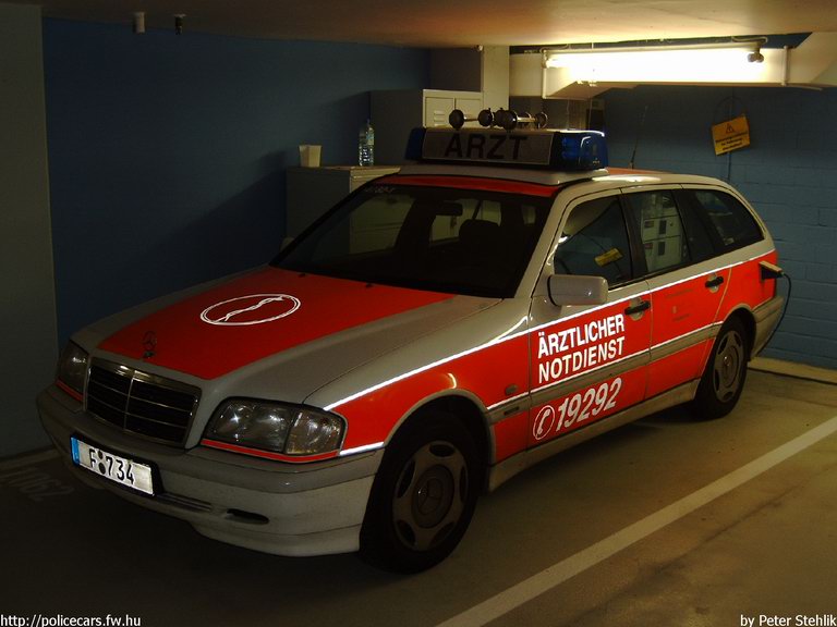 Mercedes C, fotó: Peter Stehlik
Keywords: Németország német mentő mentőautó