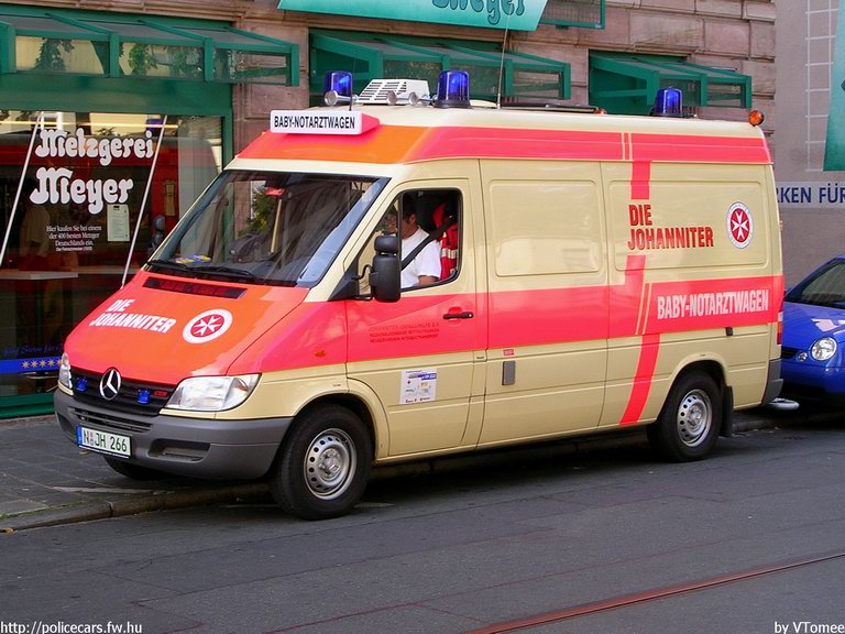 Mercedes Sprinter, fotó: VTomee
