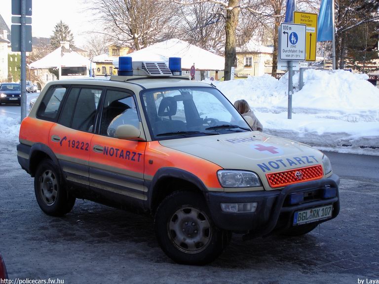 Toyota RAV4, fotó: Laya
Keywords: Németország német mentő mentőautó