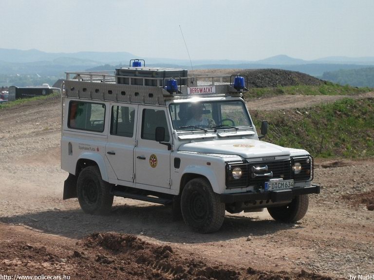 Land Rover Defender, fotó: Nudel
Keywords: német Németország mentő mentőautó bergwacht hegyimentő