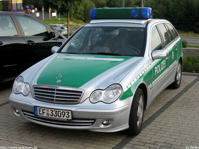 Mercedes, fotó: Nudel
Keywords: német Németország rendőr rendőrautó rendőrség