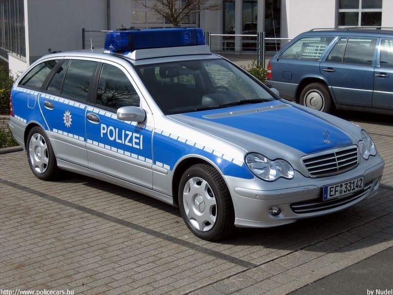 Mercedes, fotó: Nudel
Keywords: német Németország rendőr rendőrautó rendőrség