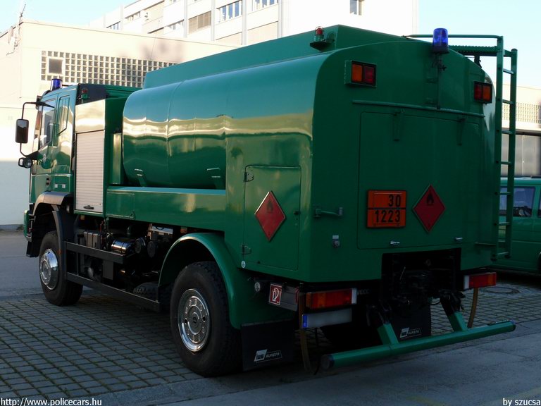 Iveco EuroTrakker, fotó: szucsa
Keywords: német Németország rendőr rendőrautó rendőrség