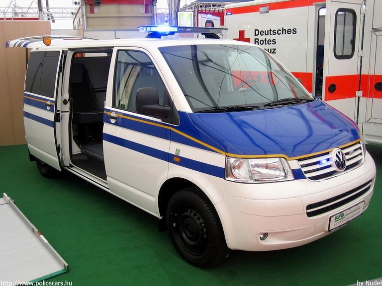 Volkswagen Transporter T5, fotó: Nudel
Keywords: német Németország mentő mentőautó