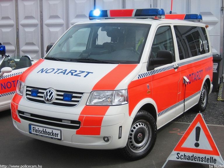 Volkswagen Transporter T5, fotó: Nudel
Keywords: német Németország mentő mentőautó