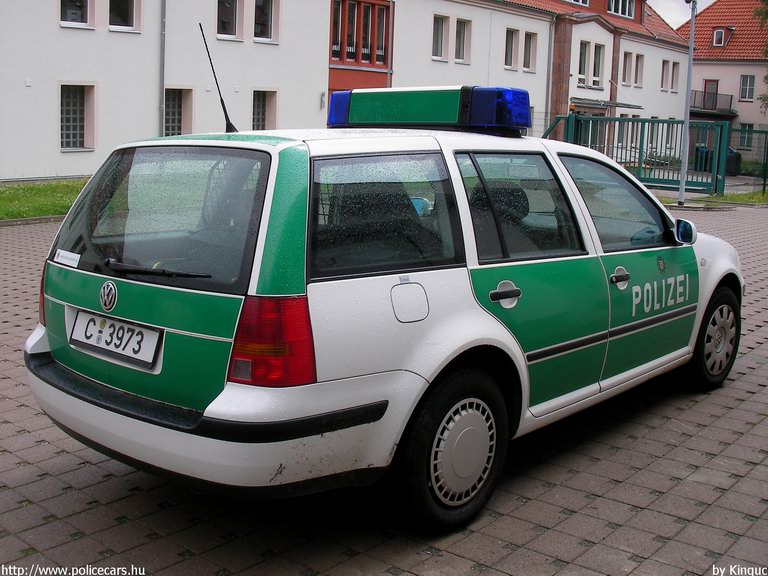 Volkswagen Golf IV, fotó: Kinguc
Keywords: német Németország rendőr rendőrautó rendőrség
